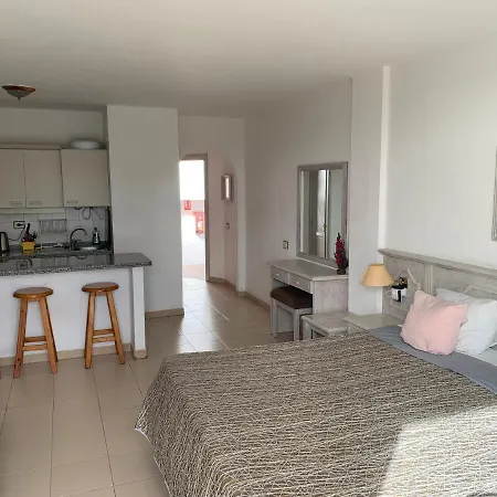 Ocean Breeze And Seaview Apartment